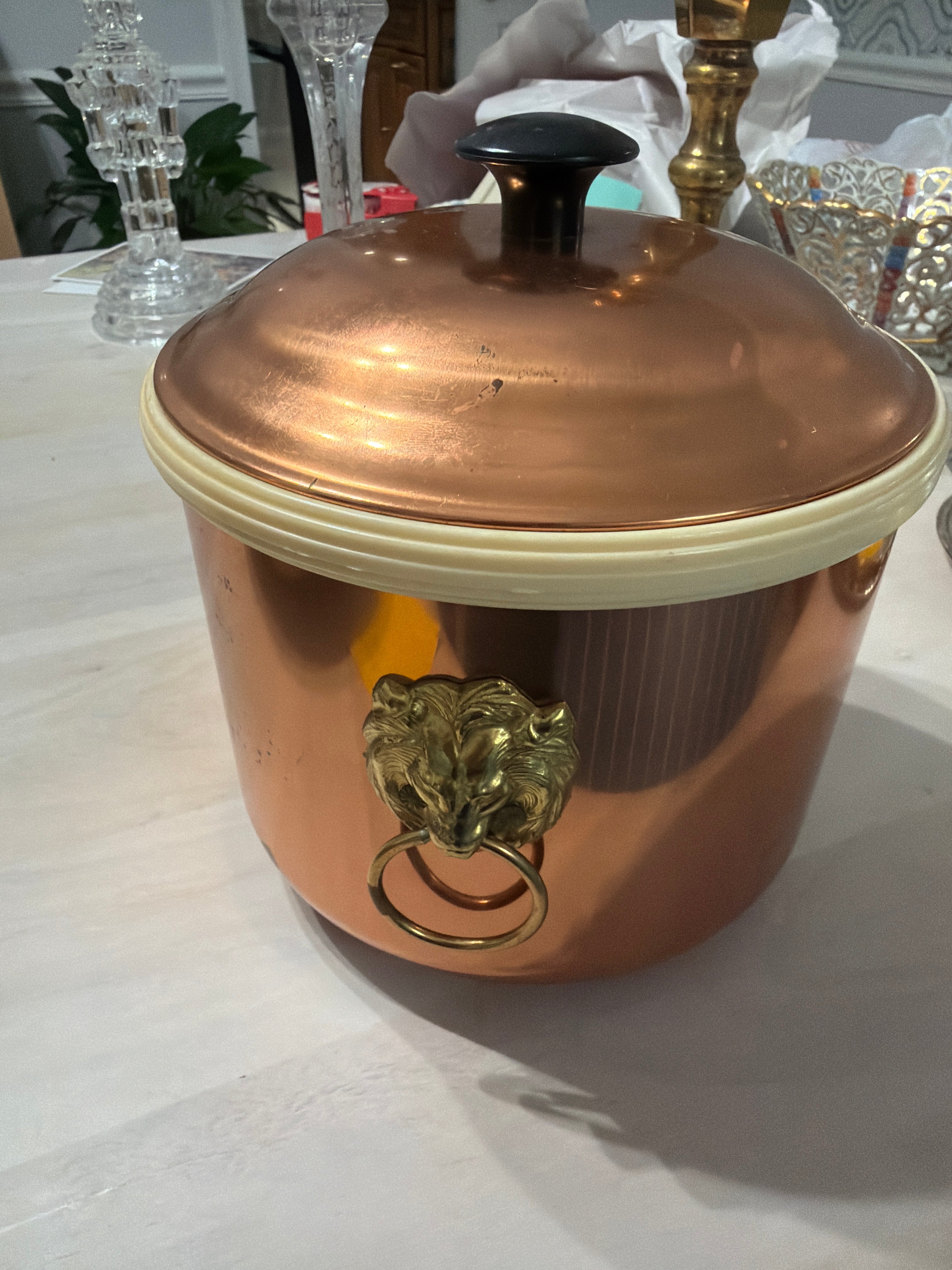 Lion head ice bucket