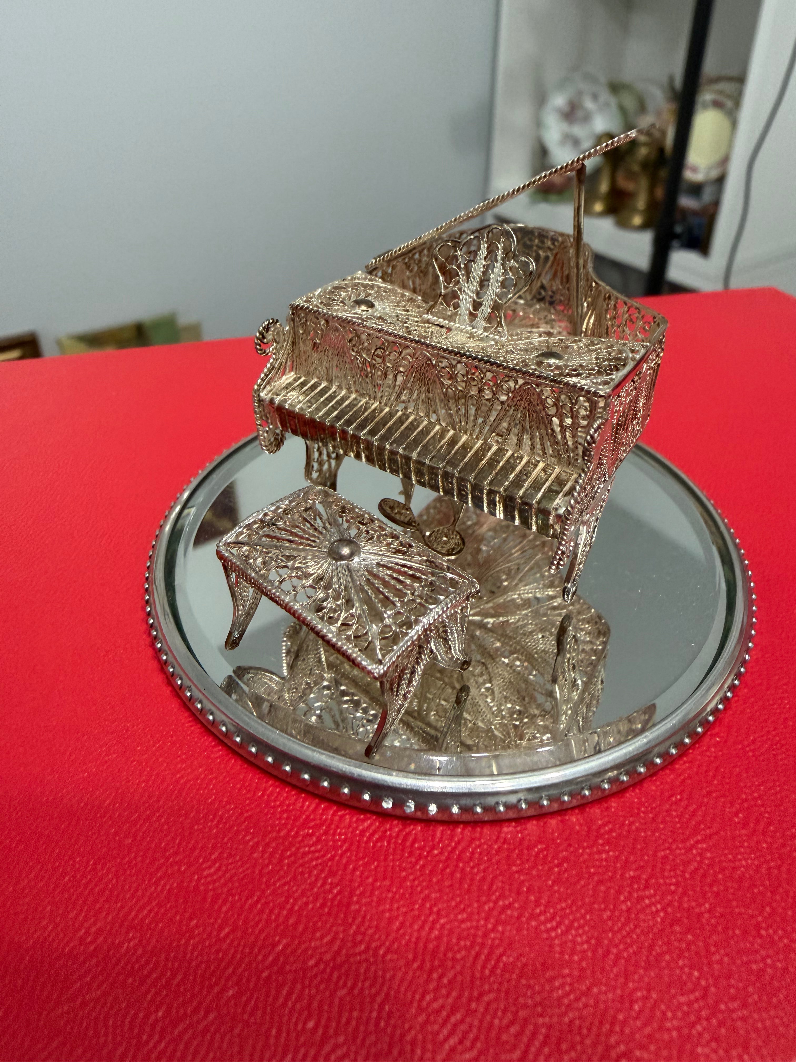 Filigree mini piano and bench