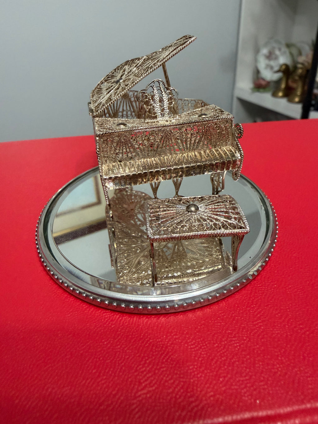 Filigree mini piano and bench