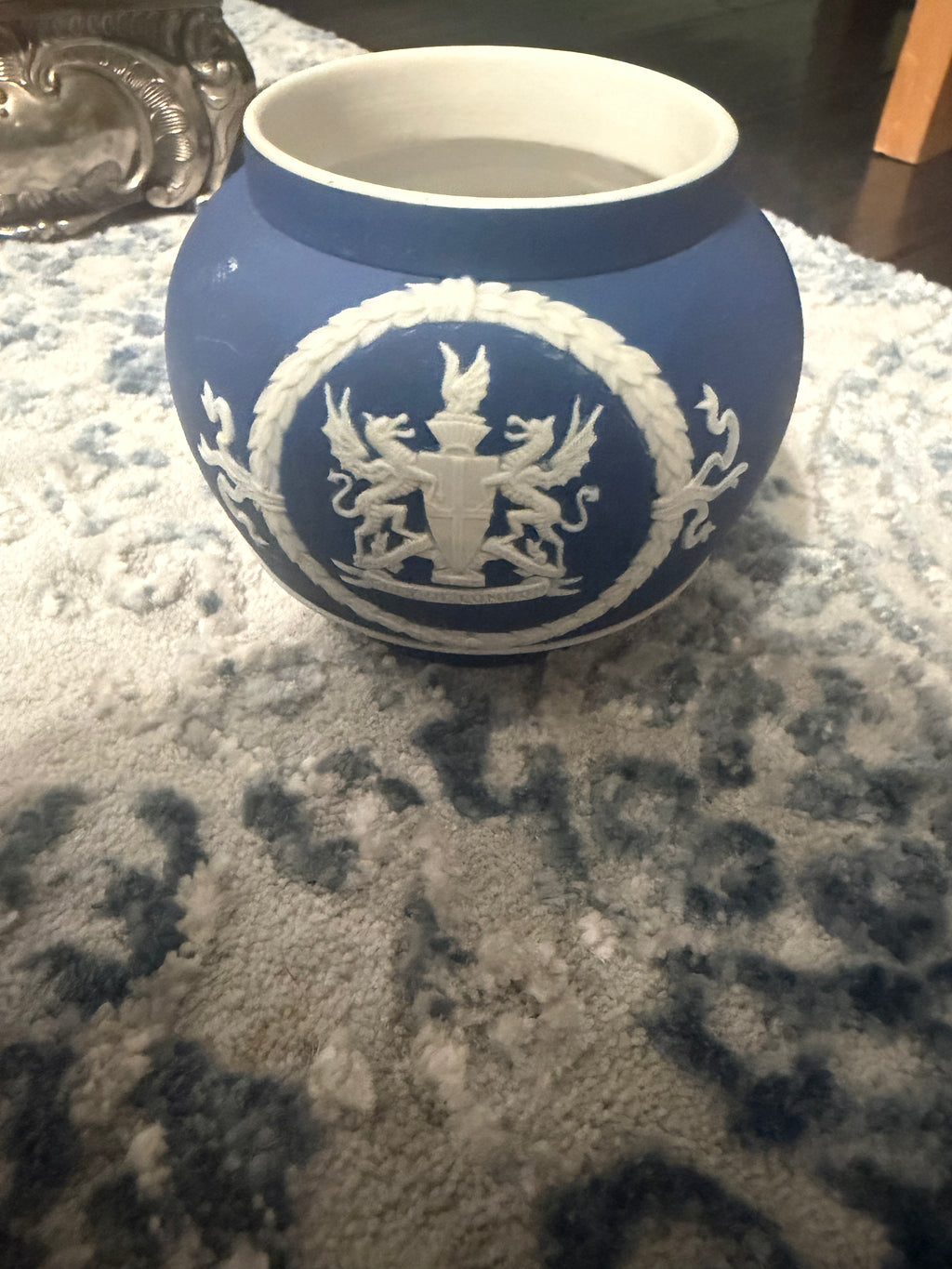 Wedgewood plate/urn
