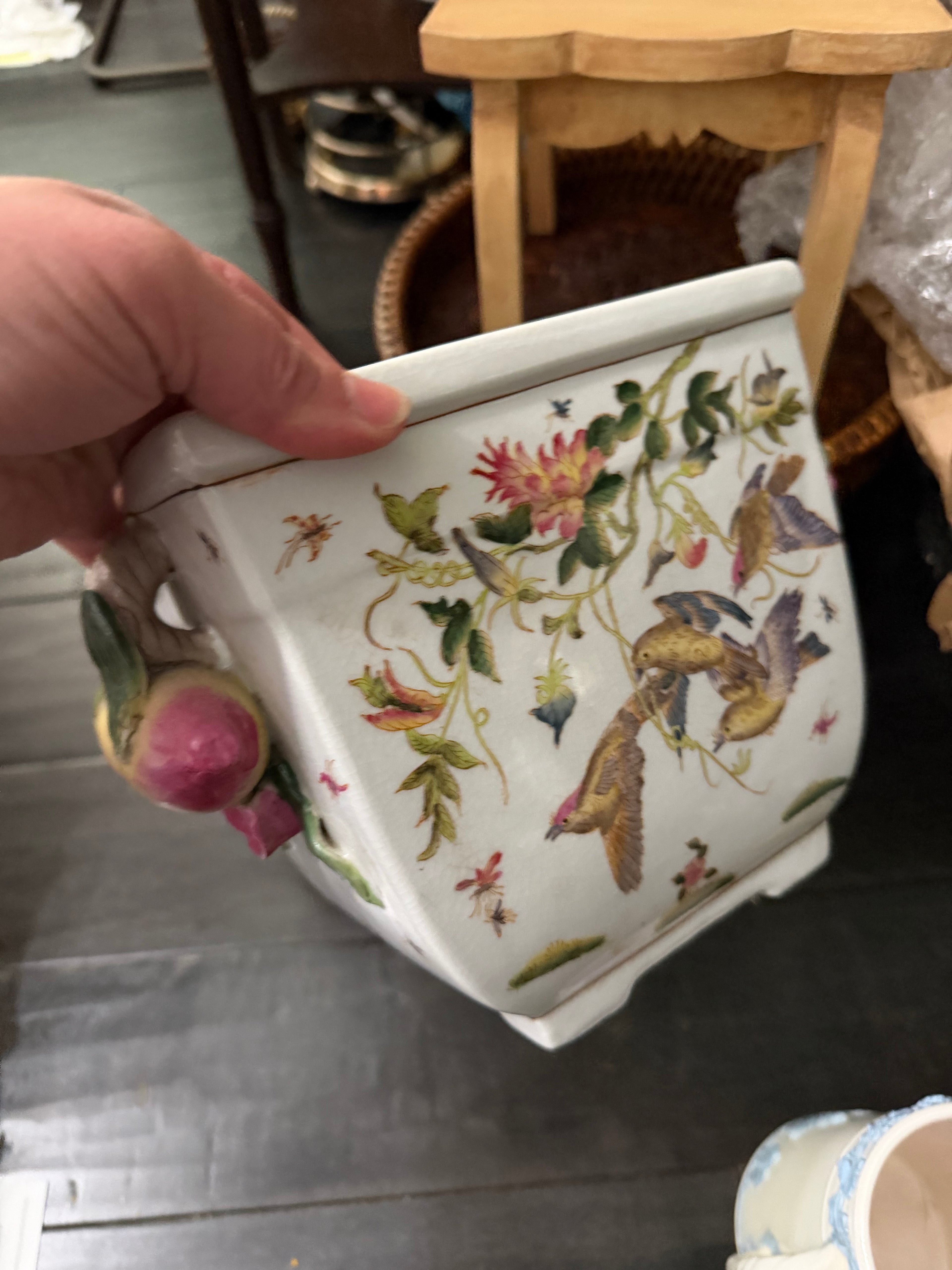 Chinosire Cache Pot