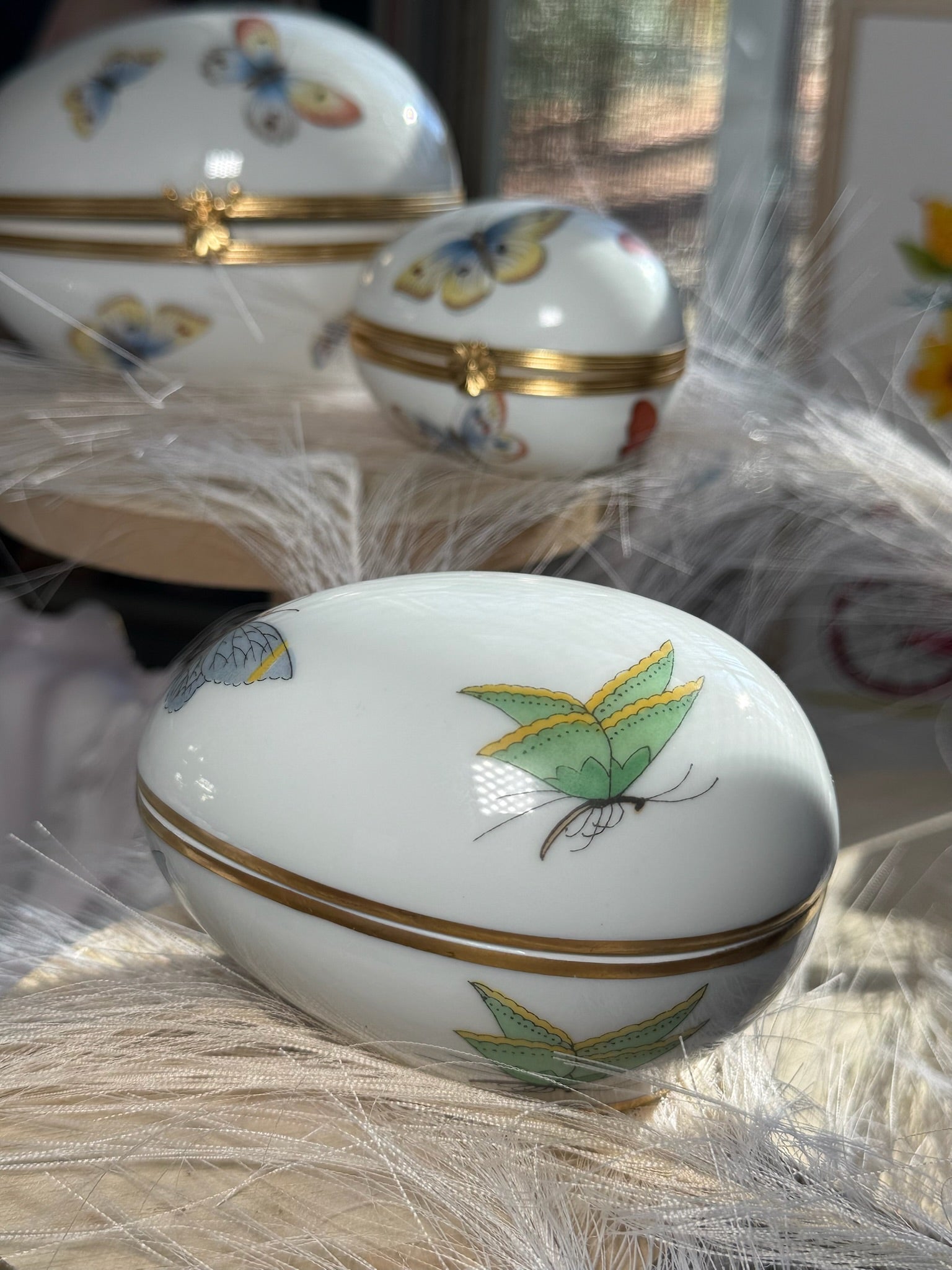 Vintage Porcelain Butterfly Hinged Trinket Box — Gold Trim Keepsake Egg