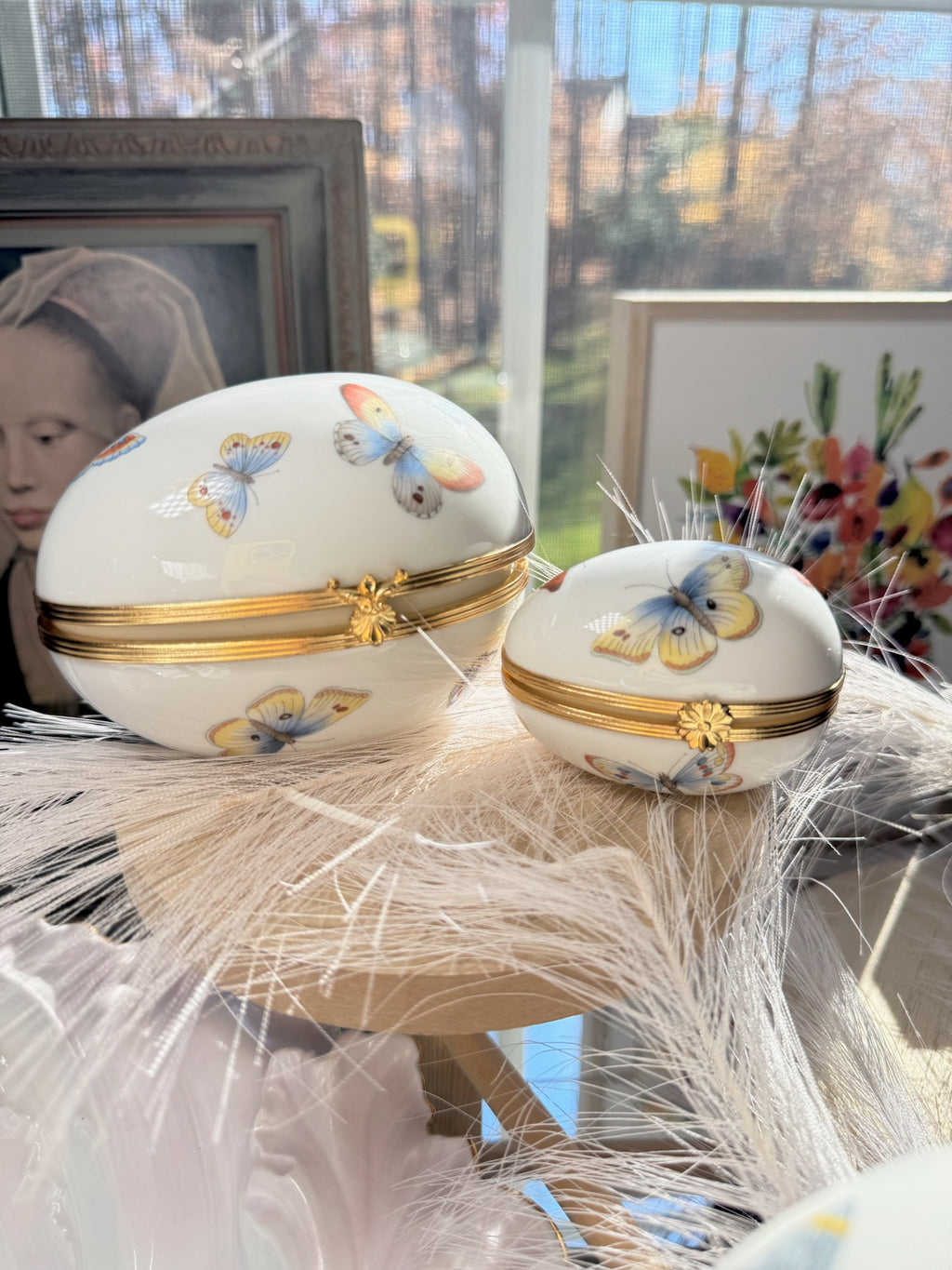 Vintage Porcelain Butterfly Hinged Trinket Box — Gold Trim Keepsake Egg