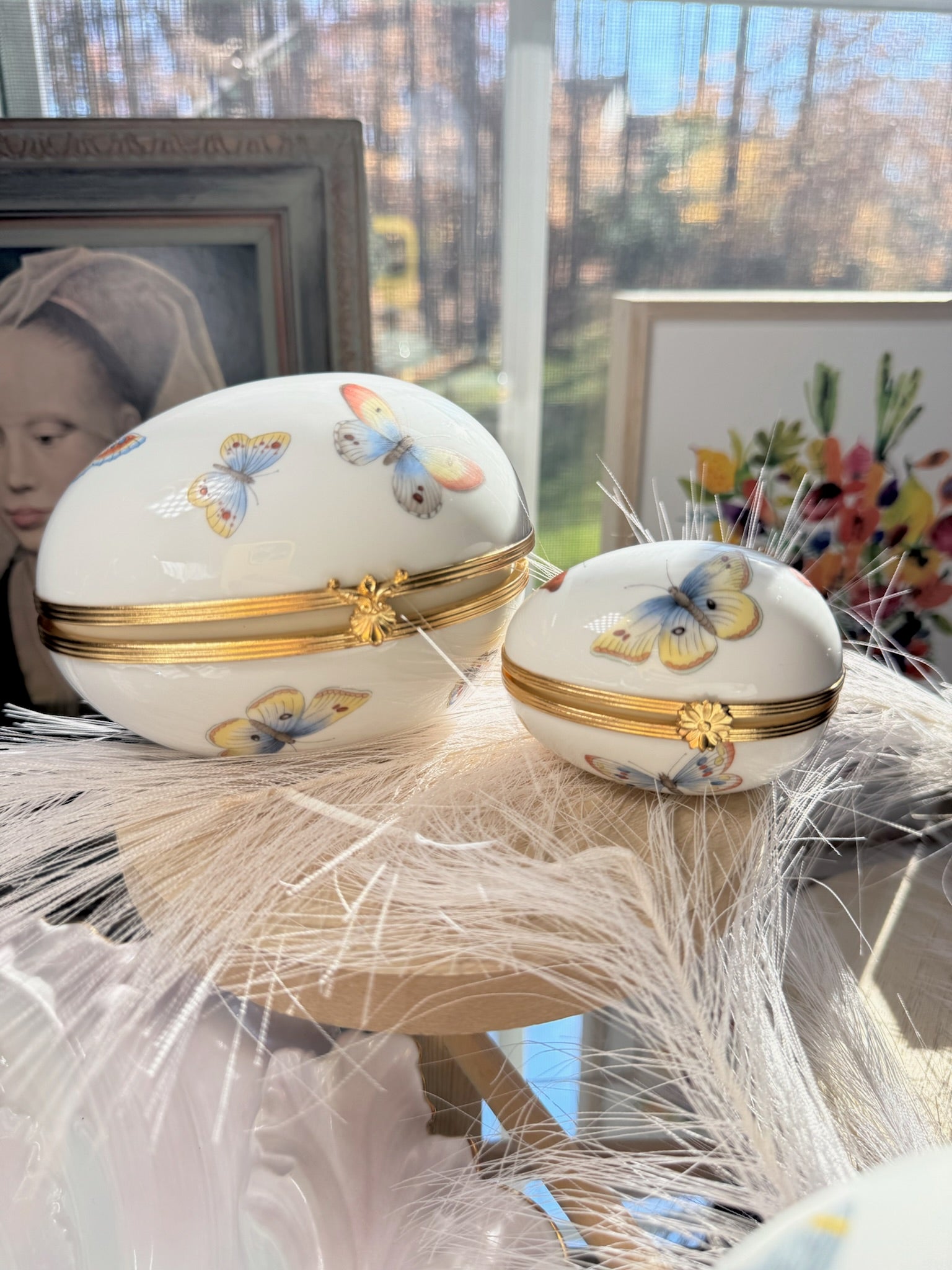 Vintage Porcelain Butterfly Hinged Trinket Box — Gold Trim Keepsake Egg